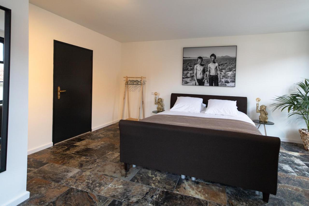 Hotel-Restaurant "Lely" Oude-Tonge Esterno foto