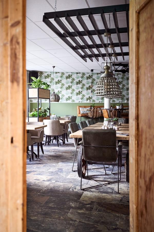 Hotel-Restaurant "Lely" Oude-Tonge Esterno foto